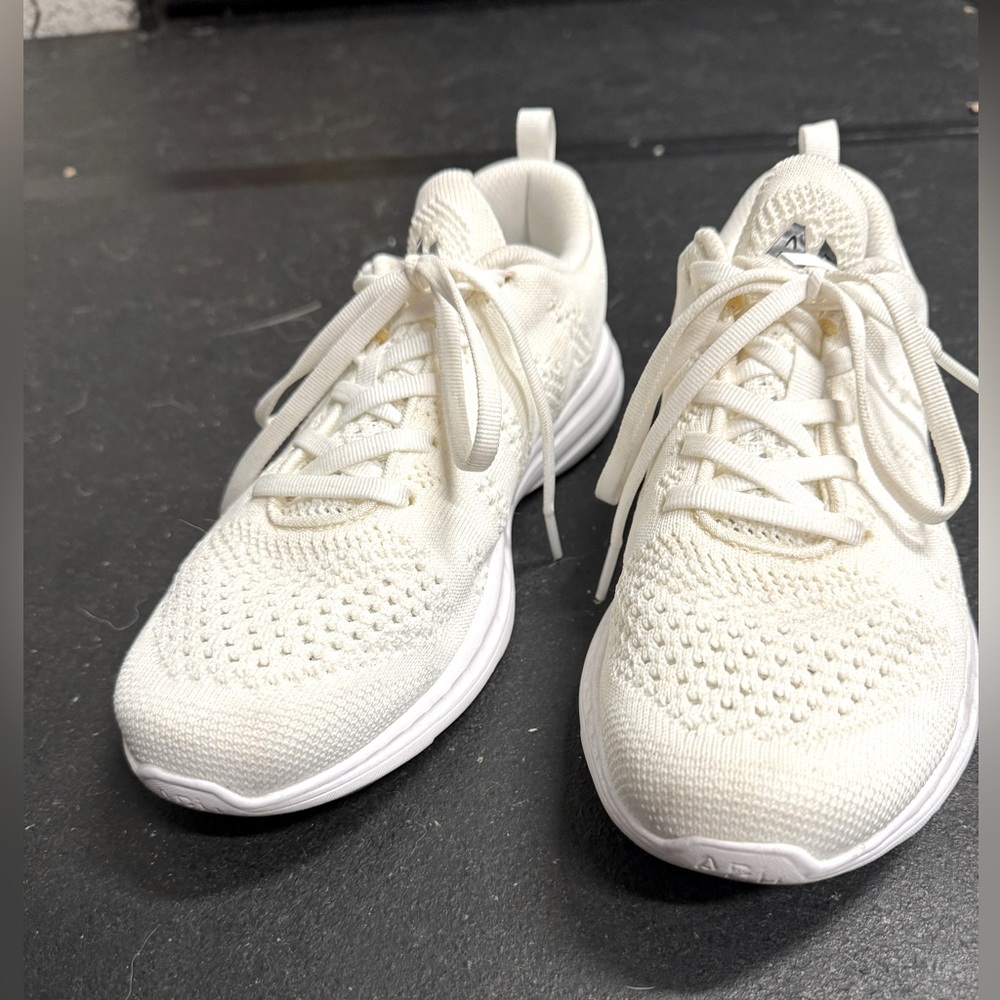 White APL shoes size 7.5
